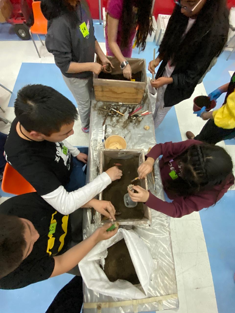 Arqueología en tus manos: Conservación arqueológica para infancias curiosas